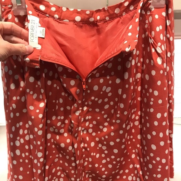 Forever 21 Women’s Flare Skirt Coral w/ Polka Dots - Picture 4 of 8